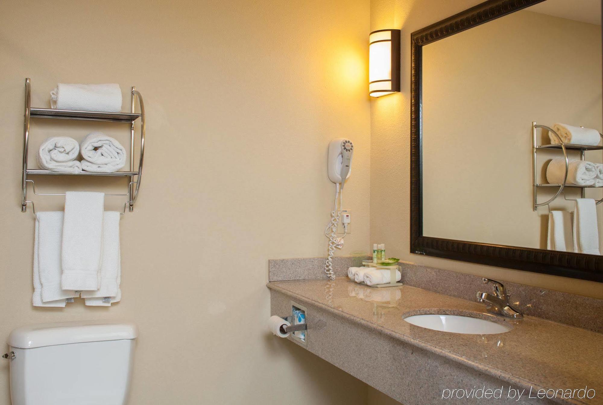 Holiday Inn Express Hotel & Suites Waller By Ihg מראה חיצוני תמונה