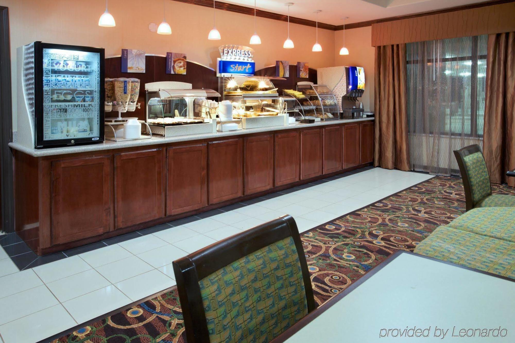 Holiday Inn Express Hotel & Suites Waller By Ihg מראה חיצוני תמונה
